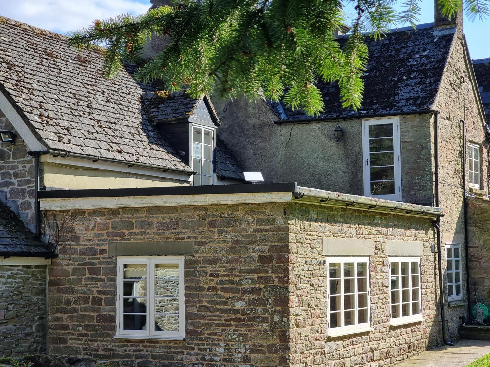 Danby Lodge Lydney Exterior photo